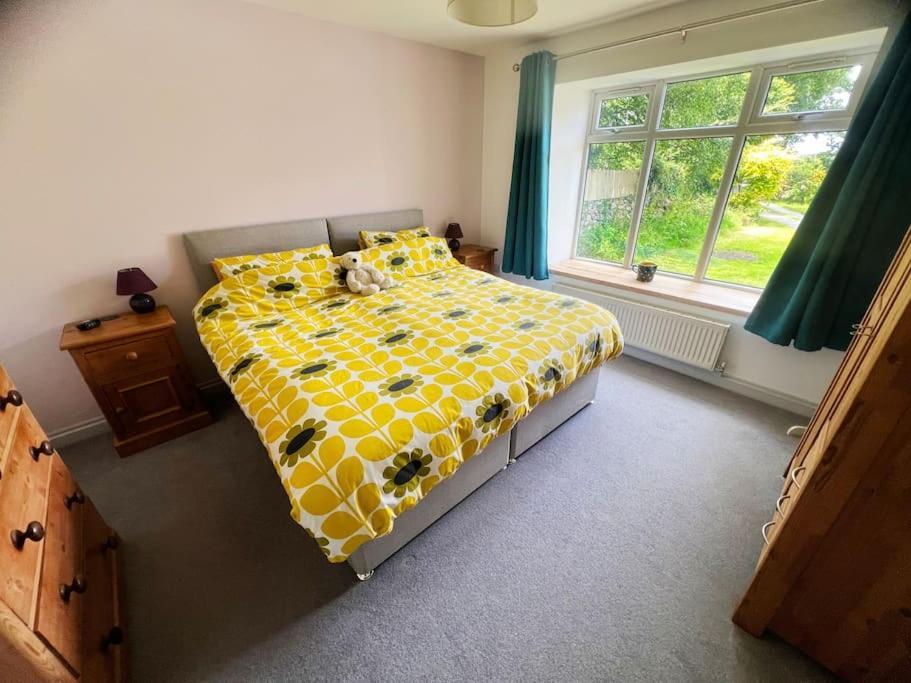 Self-Contained Ensuite Double Or Twin Bedroom In Pentir Bangor  Exteriör bild